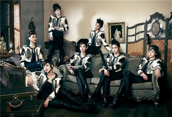 Korean girl group T-ara [Core Contents Media]