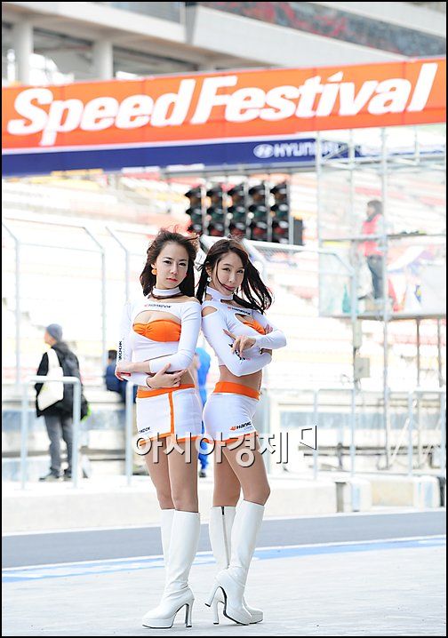 [포토]레이싱걸 김나나-조유나 '스피드 페스티벌 왔어요'