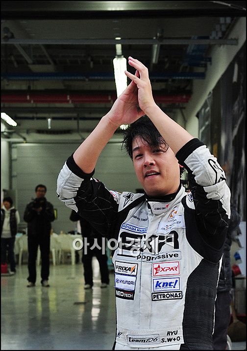 류시원팀 슈퍼레이스 종합우승, 감독으로도 '능력 인정'