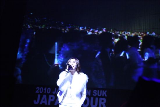 Korean singer and actor Jang Keun-suk in Sapporo for his fan tour "JANG KEUN SUK JAPAN TOUR in Sapporo" on November 21. [Tree J. Company]