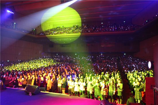 Fans at Jang Keun-suk's show in Sapporo [Tree J. Comapny]