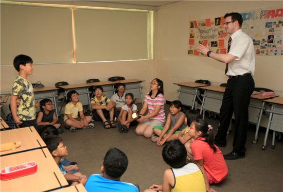 올 여름 대일외고에서 진행된 원어민 영어교실 모습.
