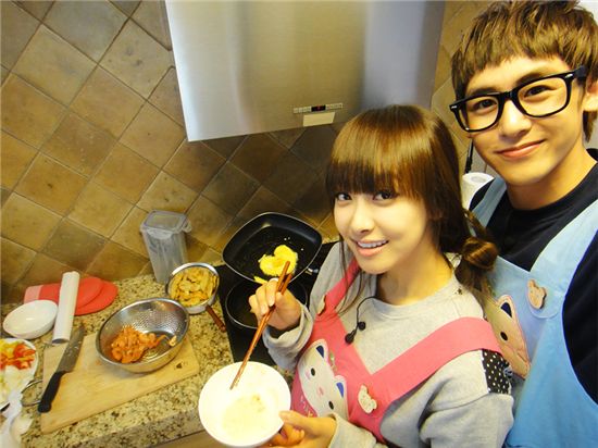 "We Got Married" photos revealed of Nichkhun and Victoria