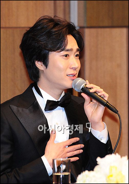 [포토]조성모, 신부 관련 풍문에 '눈물이 그렁그렁'