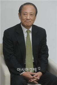 김승유 "론스타와 계약 연장 협의 중"