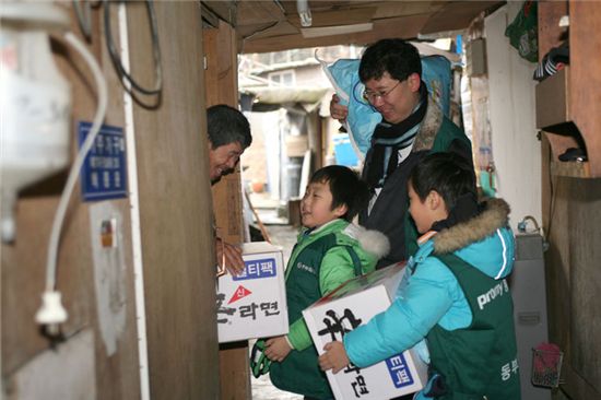 [기업 연말 봉사]동부, 국내 장학사업 넘어 해외동포 지원