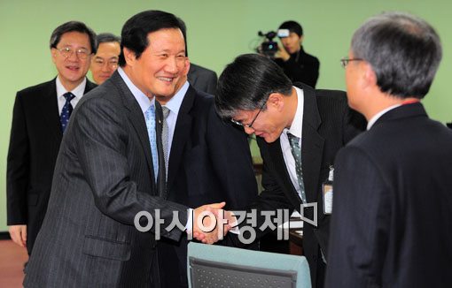 [포토] 한자리에 모인 경제연구원장들