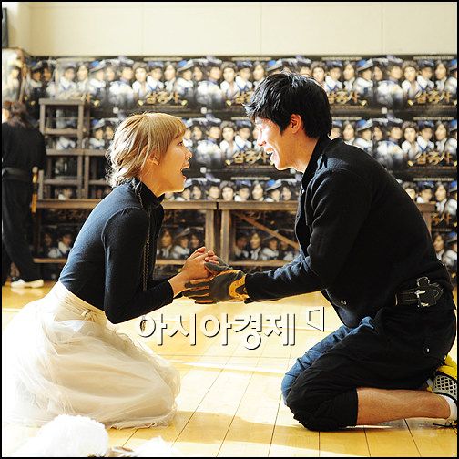 [포토]다나-김무열 '달콤한 키스'