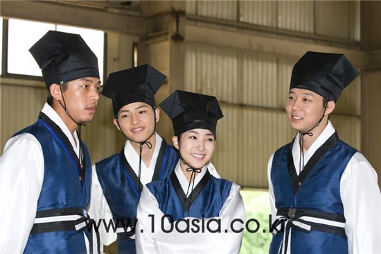 From left, main cast of KBS TV series "SungKyunKwan Scandal" Yu A-in, Song Joong-ki, Park Min-young and Park Yuchun. [Chae Ki-won/10Asia]