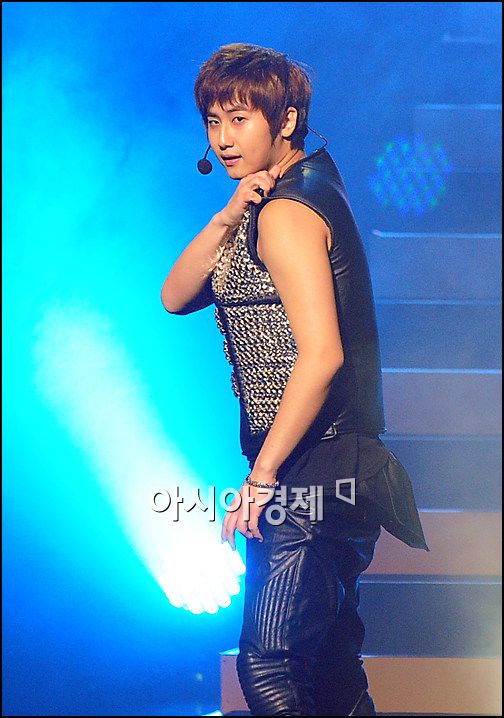 [포토]허영생 '이건 벗은것도, 안 벗은것도 아니야'