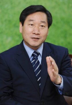 [아시아초대석] 부유한 시골마을, 멈출 수 없는 꿈..."과학·전략에 답있다"