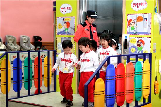 15일부터 나흘간 코엑스에서 열리는 한국승강기안전엑스포 기간 중에 운영하게 될 엘리베이터 안전체험관
