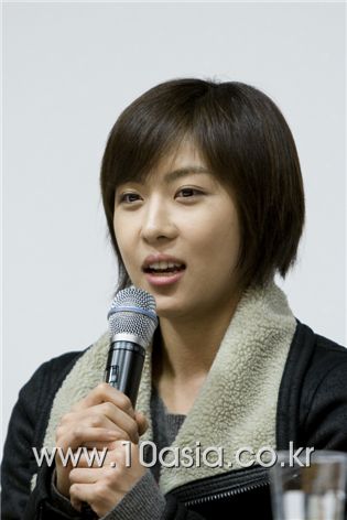 Actress Ha Ji-won speaks at a press conference for SBS TV series "Secret Garden" held at the Maiim Vision Village in the Gyeonggi Province of South Korea on December 8, 2010. [Lee Jin-hyuk/10Asia]