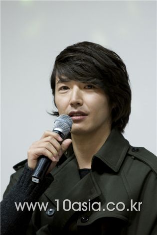 Actor Yoon Sang-hyun speaks at a press conference for SBS TV series "Secret Garden" held at the Maiim Vision Village in the Gyeonggi Province of South Korea on December 8, 2010. [Lee Jin-hyuk/10Asia]