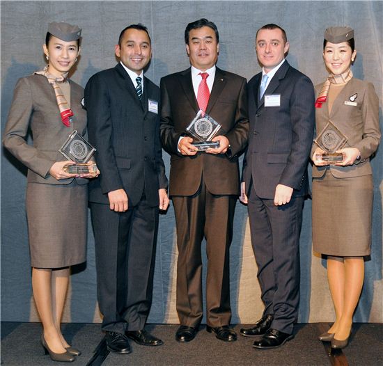 [포토]아시아나, '최고 승무원·기내서비스상' 수상