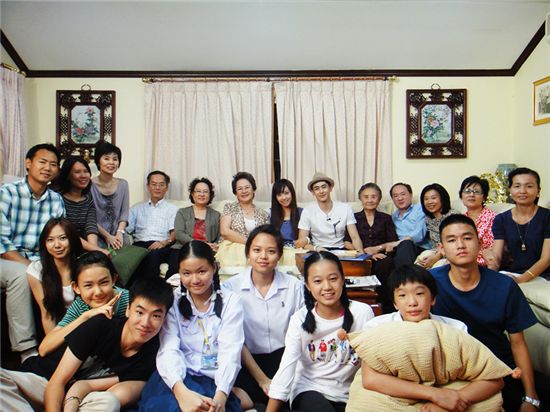 쿤토리아 부부는 어디에? 닉쿤 대가족과 가족사진 '공개'