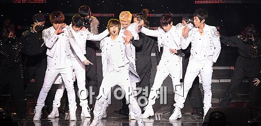 [포토]비스트의 열정적인 무대