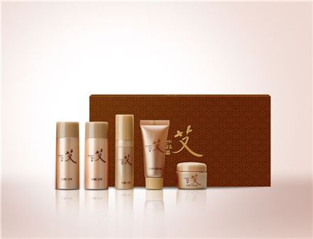 교원L&C, 한방화장품 50억 달성 기념행사