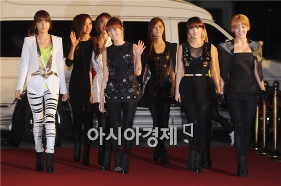 [PHOTO] Girls' Generation arrives at MelOn music awards