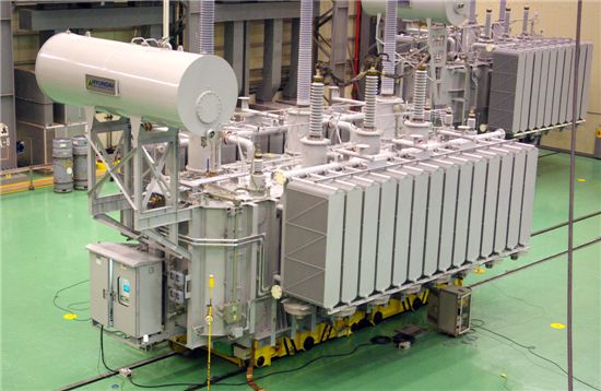 현대중공업이 제작한 500MVA급 초고압 대용량 변압기