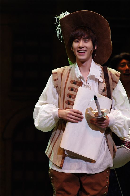 Super Junior's Kyuhyun from the musical "The Three Musketeers" [M Musical Company]