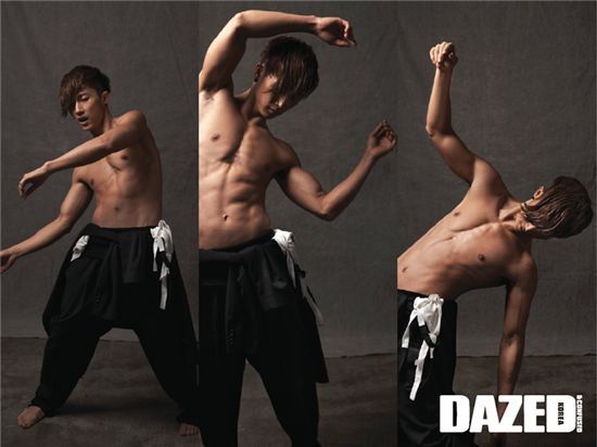 Jang Woo-hyuk goes topless for fashion magazine 
