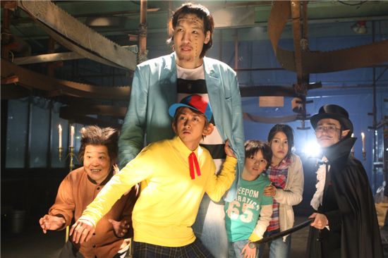 최홍만, 日 NTV '괴물군' 통해 드라마 데뷔 