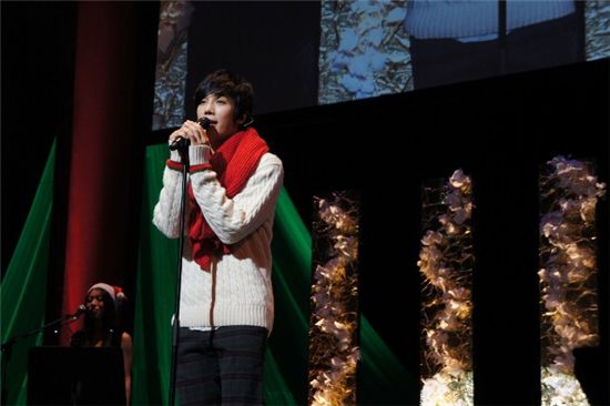 Singer Park Jung-min holds successful fan meetings in Japan 