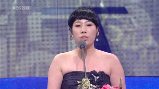 [KBS 연예대상]김영희, 코미디 女 신인상 수상