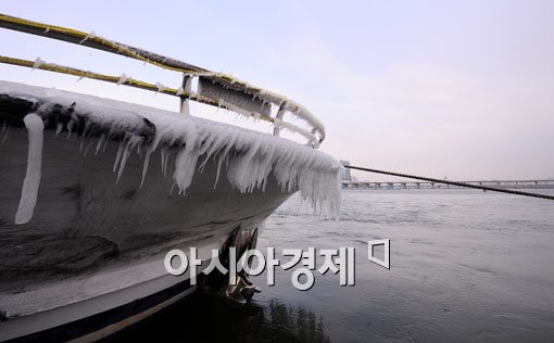 [포토] 얼어붙은 유람선