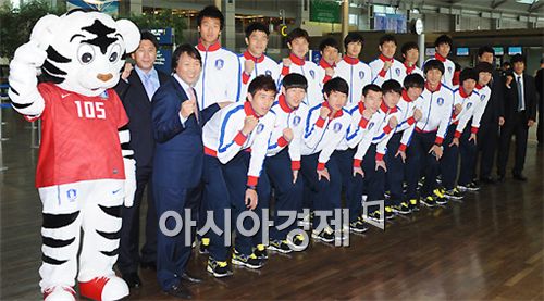 한국, 아시안컵 페어플레이상 수상…박지성 대표로 받아