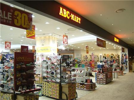 신발 멀티샵 ABC마트, 설립 8년만에 코스피 상장사로