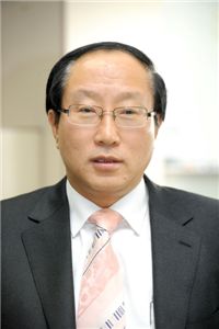 산림청을 정책홍보 최우수기관으로 이끈 김영철 대변인. 