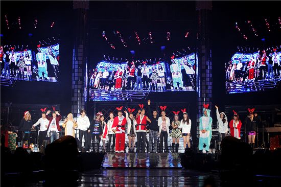 JYP Nation artists during their first joint concert titled "TEAMPLAY" held on December 24 at the Olympic Stadium in Seoul, Korea. [JYP Entertainment]