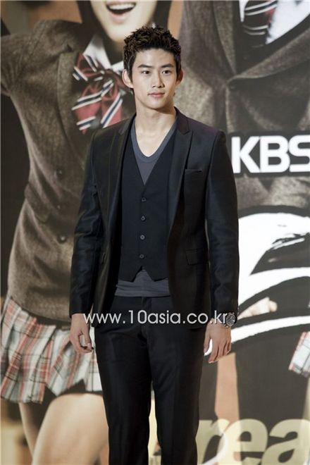 [PHOTO] "Dream High" male cast at press conference