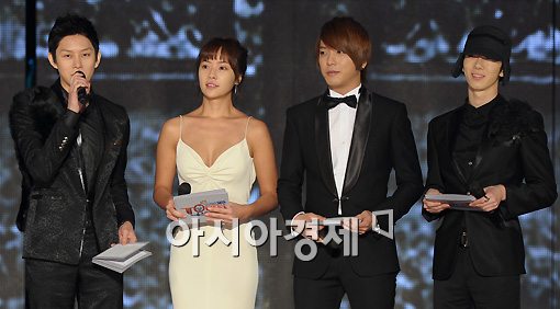 [포토]"저희가 '가요대전' MC에요"