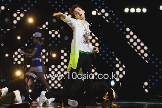G-Dragon [Chae Ki-won, Lee Jin-hyuk/10Asia] 