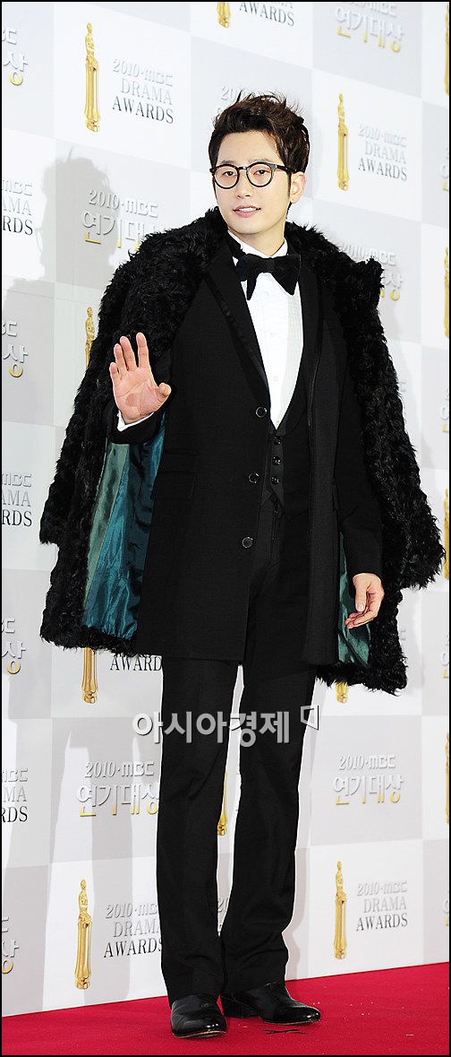 [포토]박시후 '사장님 패션'