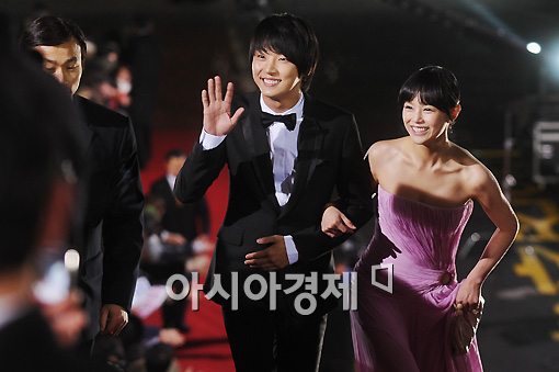 [포토]윤시윤-이영아 '안녕하세요~'