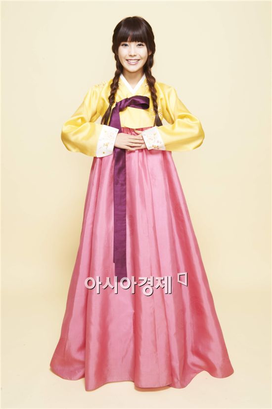 [신정인터뷰]아이유 "새해에는 욕심 없이 좋은 일만 가득"