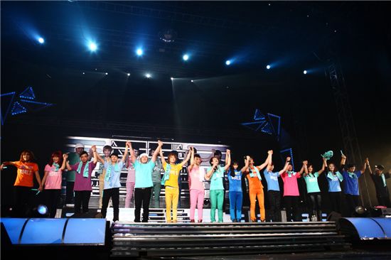 '첫 단독콘서트' 샤이니, 큰 무대에서 더욱 빛났다(종합)