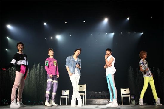 SHINee holds first concert over the weekend 