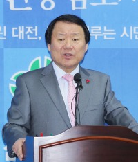 ‘MB 신년사’에 뿔난 염홍철 대전시장