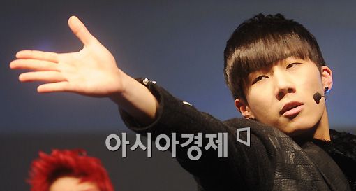 [PHOTO] INFINITE members L, Hoya, Sung-jong, Sung-kyu at showcase