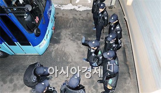 '마약' 김성민 첫 공판, 필로폰·대마초 혐의 인정 