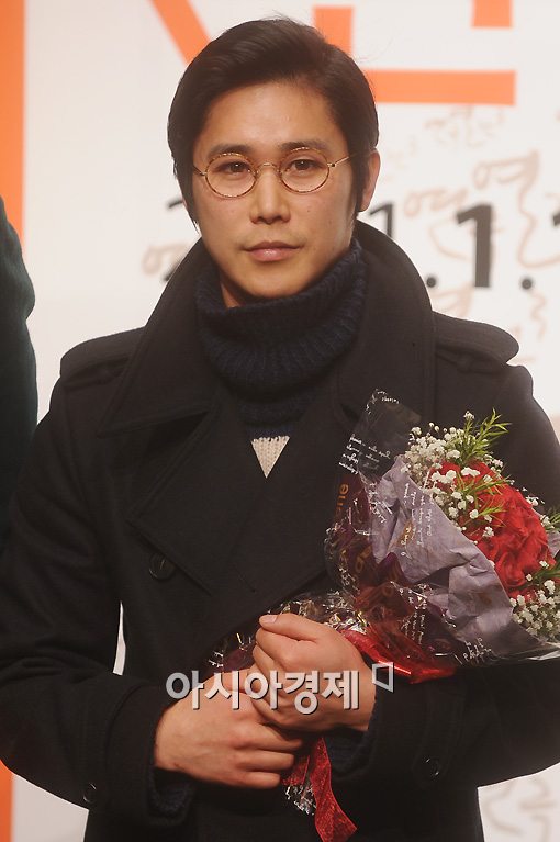 [포토]정태우 '작품 연습 중 왔어요'