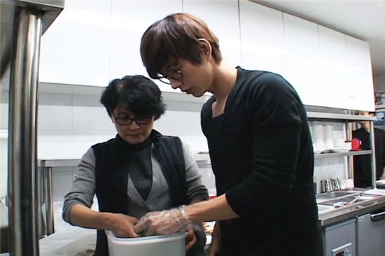 박해진, 병역 논란 이후 방송 첫 출연 "가족들에게 미안"