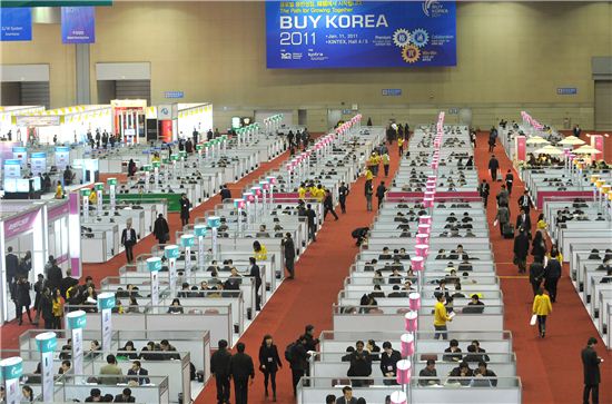 11일 킨텍스에서 열린 'Buy Korea 2011' 수출상담회장 정경.
  

