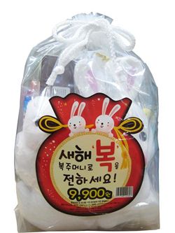 세븐일레븐·바이더웨이, 복주머니 세트 1만개 판매