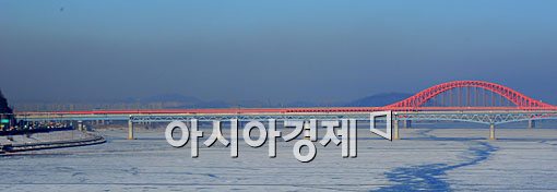 [포토] 한강에 빙하가(?)